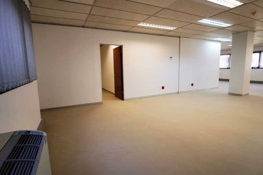 To Let commercial Property for Rent in Mowbray Western Cape